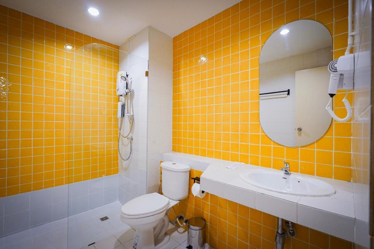 Saffron Hill Bangkok Hotel Ngoại thất bức ảnh